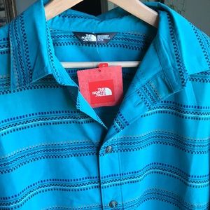 The North Face Men’s Long-Sleeve Woven Shirt NWT